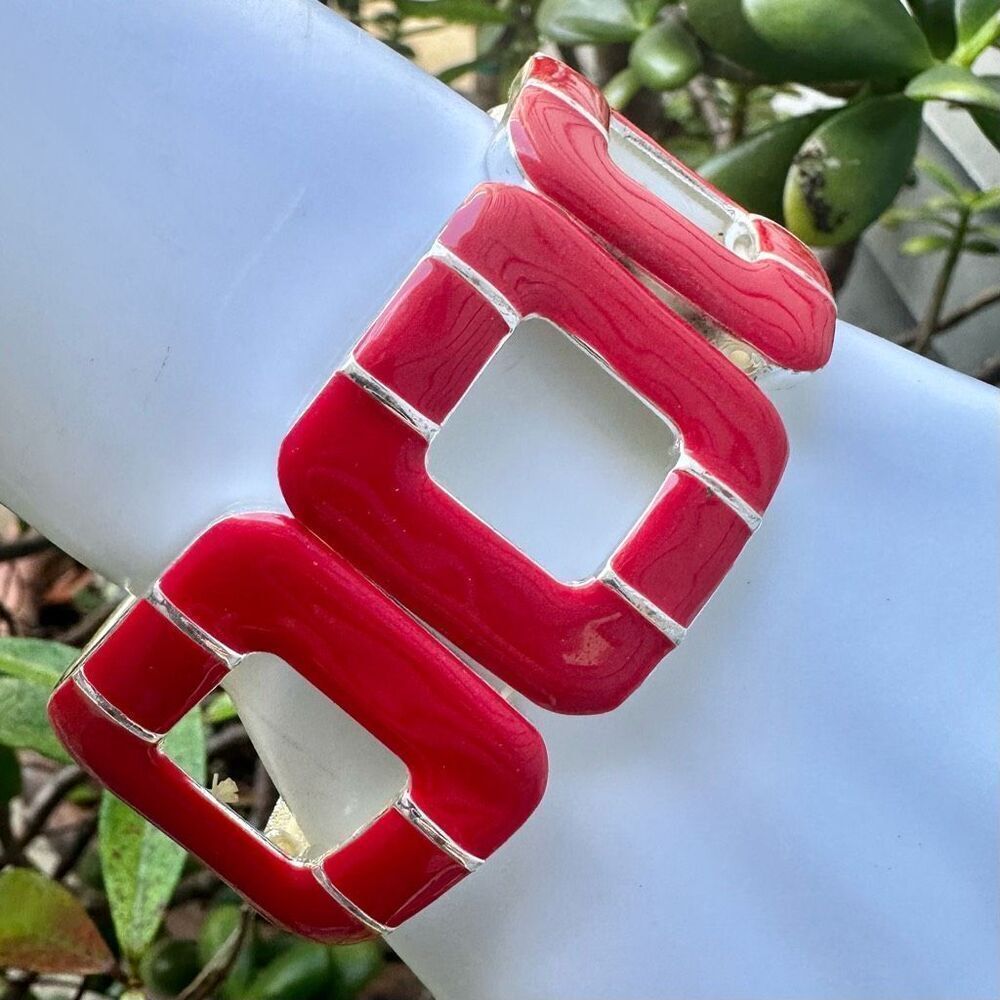 Red and silver tone square link stretchy bracelet